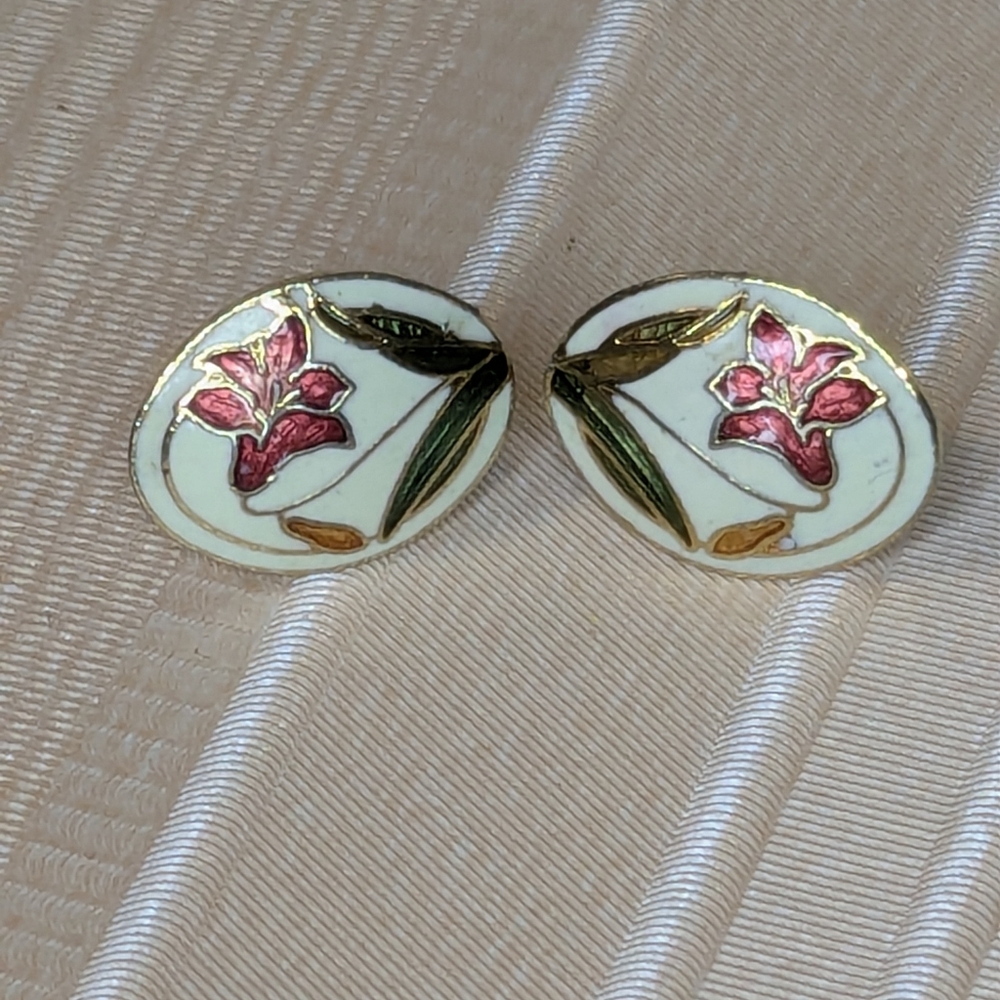 Vintage Cloisonne Stud Earrings Lily Flower Oval Gold Tone Cottagecore Pierced